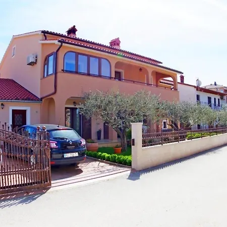 In Mit Grill, Garten Und Terrasse Apartamento