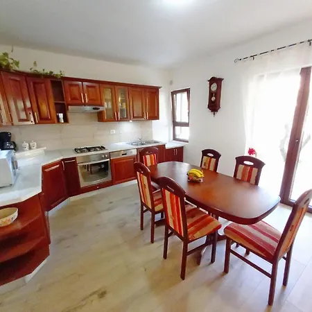 Apartamento In Mit Grill, Garten Und Terrasse *